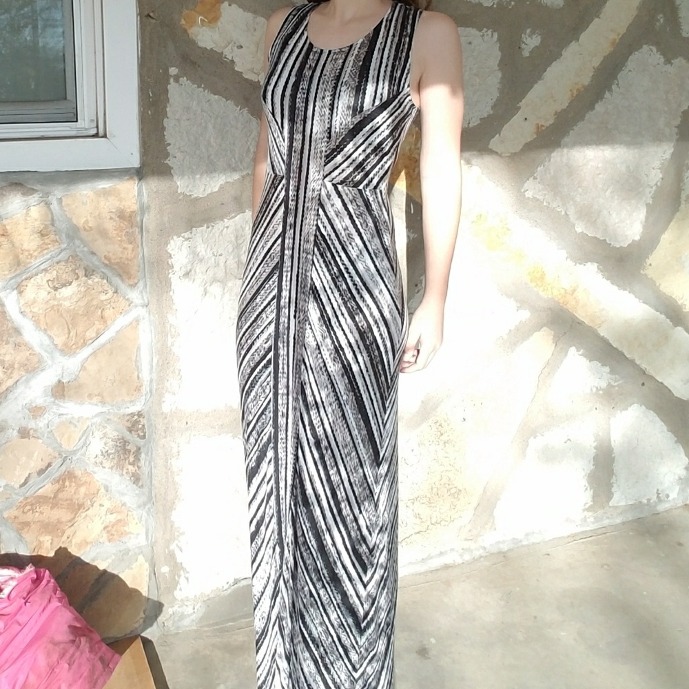 B/w print maxi dress